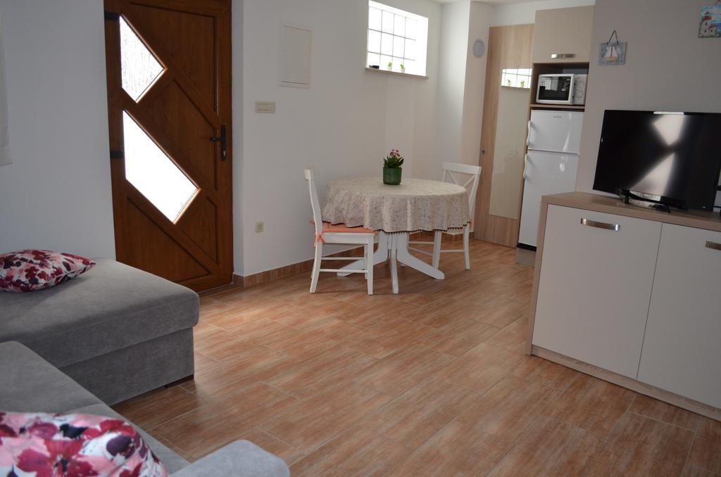 Apartments Lora Baška Pokoj fotografie